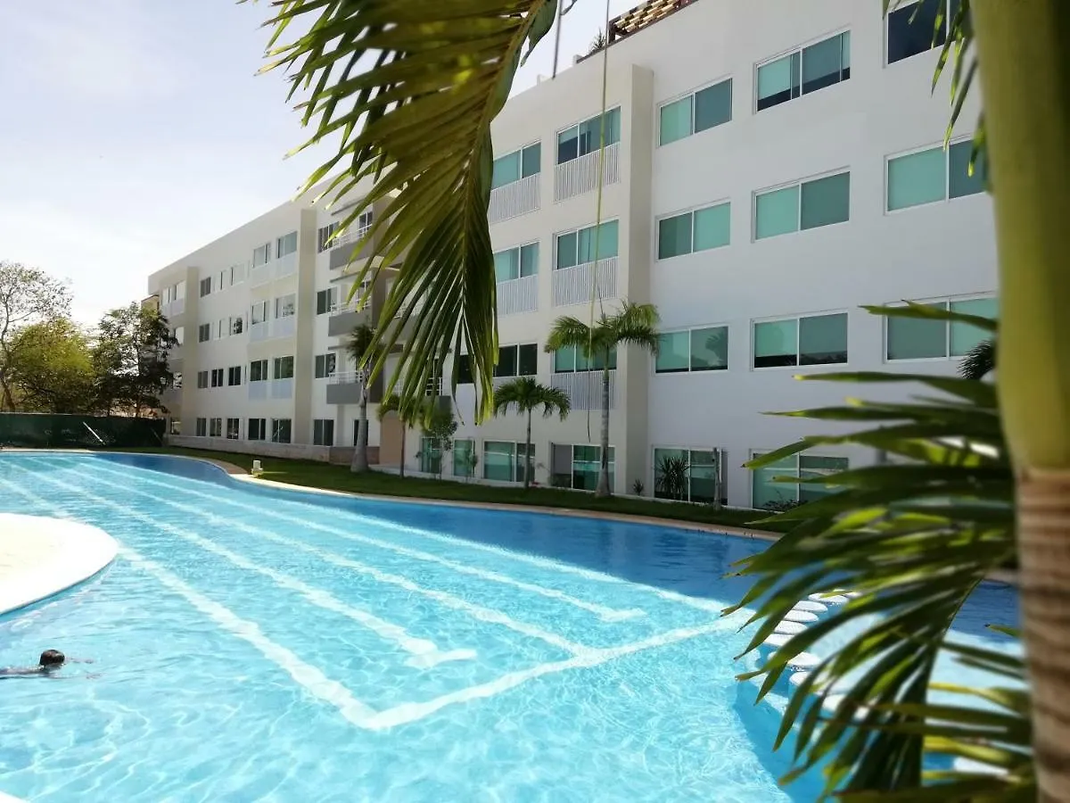 Ma'Alob Kuxtal, Playa Del Carmen Hotel